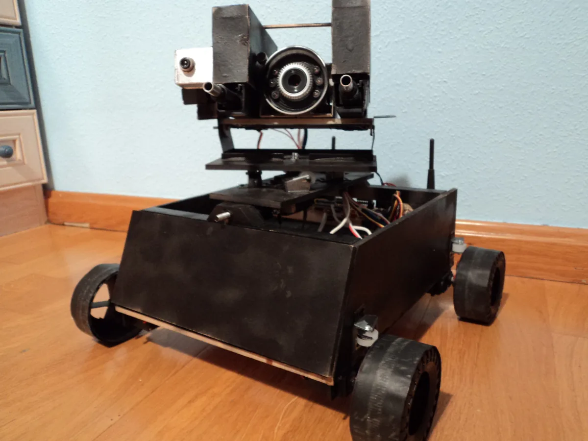 Robot terrestre Texas Ranger con torreta y cámara